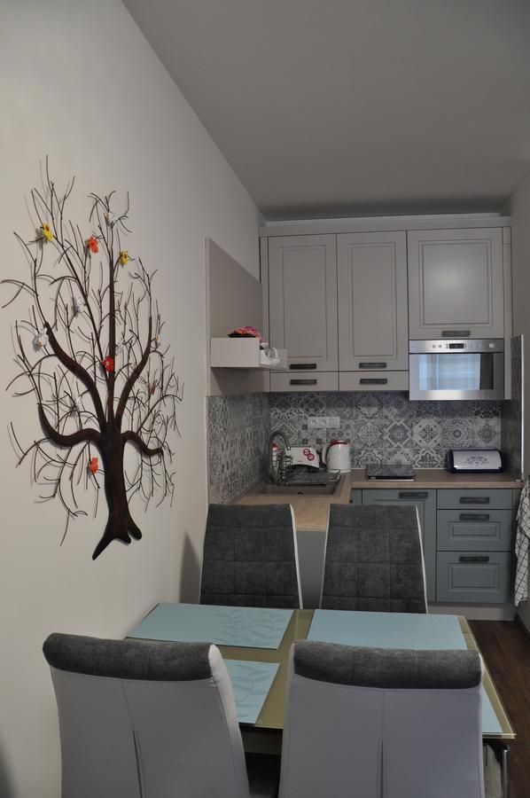 14 Lucky Apartment